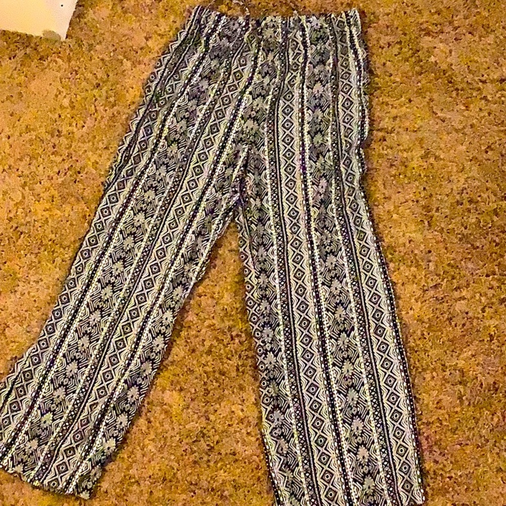 🐚Ladies Aztec Print Pant.🐚